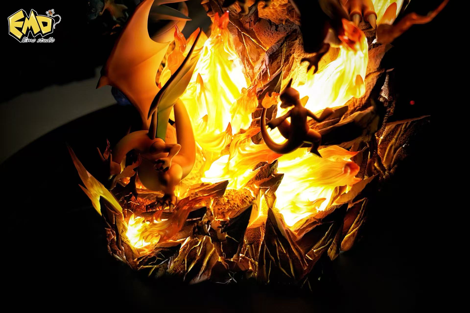 Emo Studio - Evolution Chain 003 Charizard Pokémon