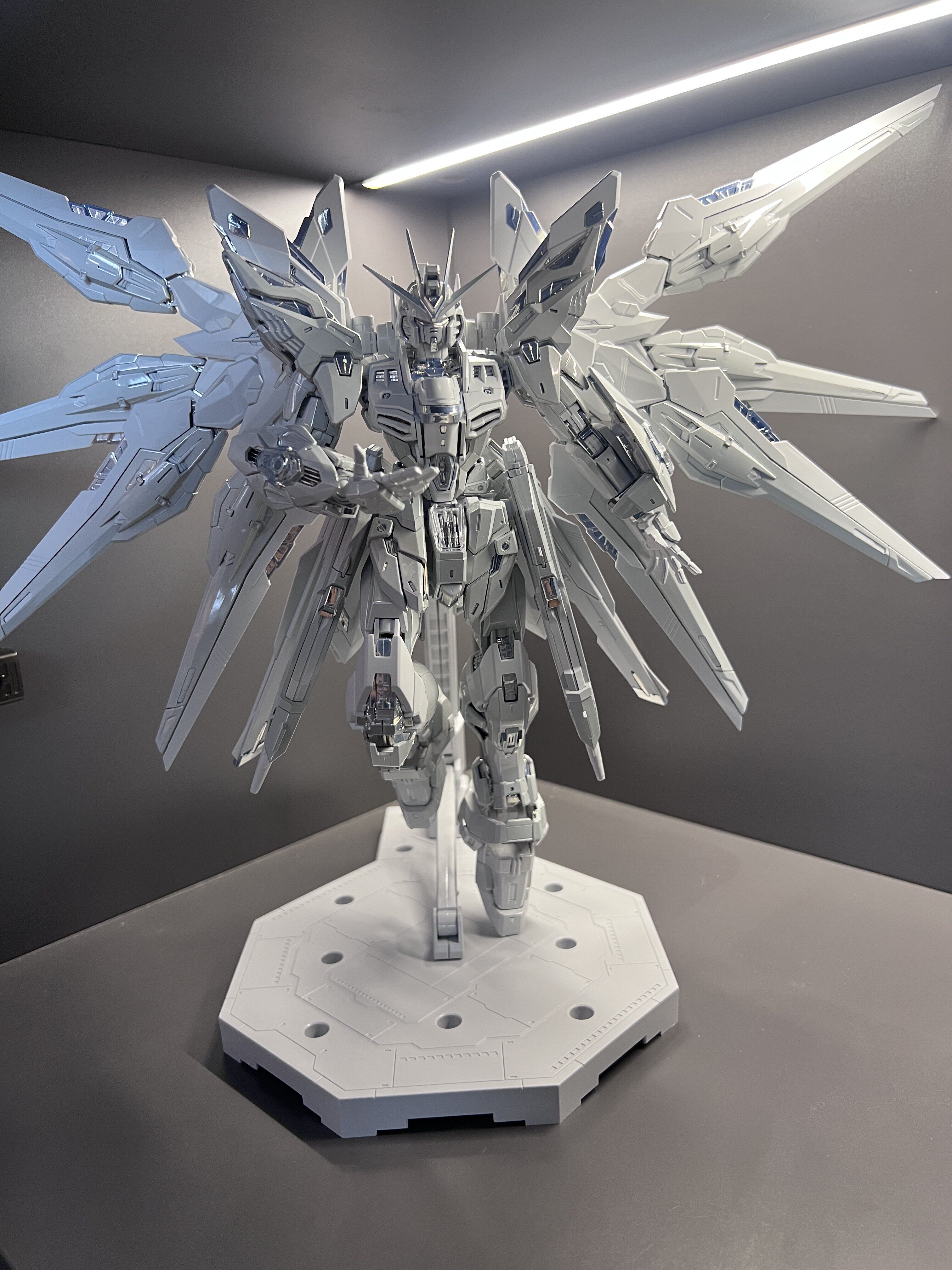 HH Mo Xing Gong Fang Studio - Mgex Strike Freedom Gundam Laser Transparent Full Spray Coating Gundam