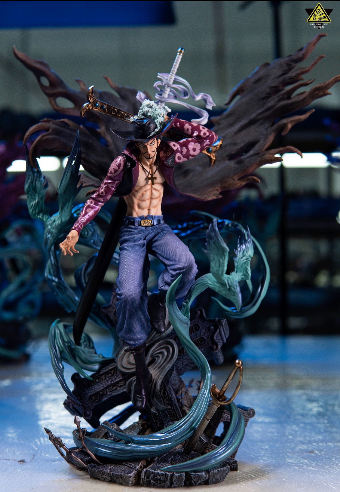 In-stock Super Bomb Studio-One Piece Hawkeye