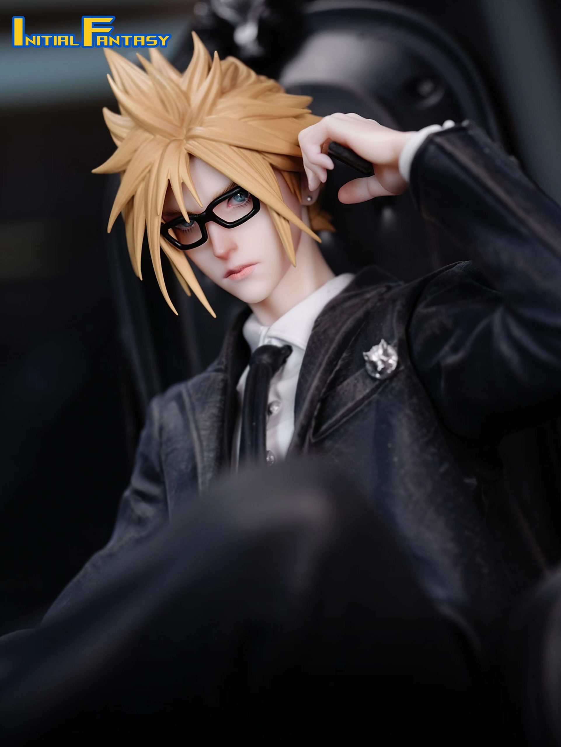 Initial Fantasy Studio - Final Fantasy Suit Thug Bad Boy Series 1 Cloud Strife