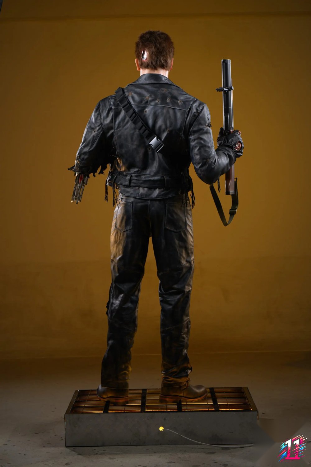 Inner Studio - Terminator T800 battle damage 1/1 life size statue The Terminator