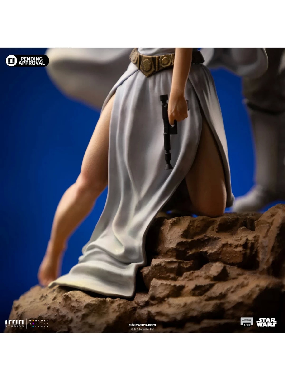 Iron Studio - Star Wars 1/10 Luke and Leia Statue LUCSWR115624-10 (Licensed)