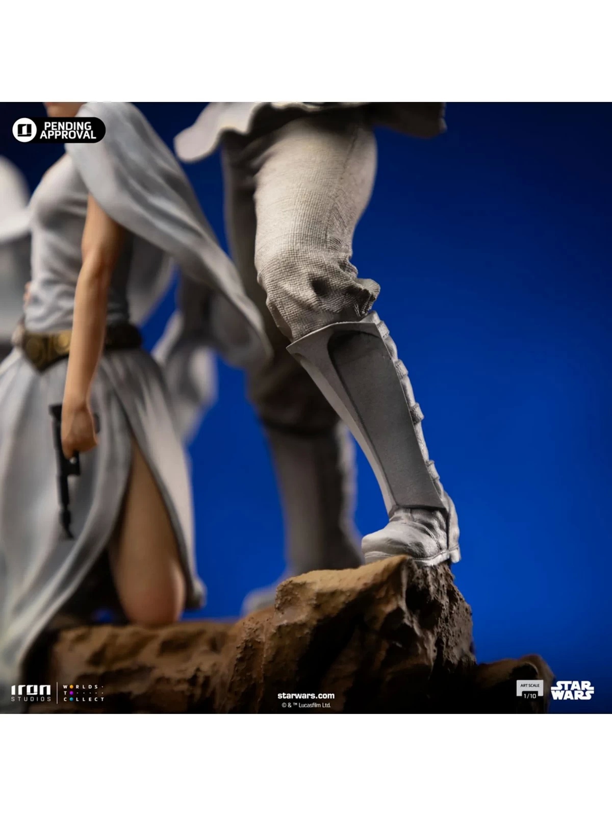 Iron Studio - Star Wars 1/10 Luke and Leia Statue LUCSWR115624-10 (Licensed)
