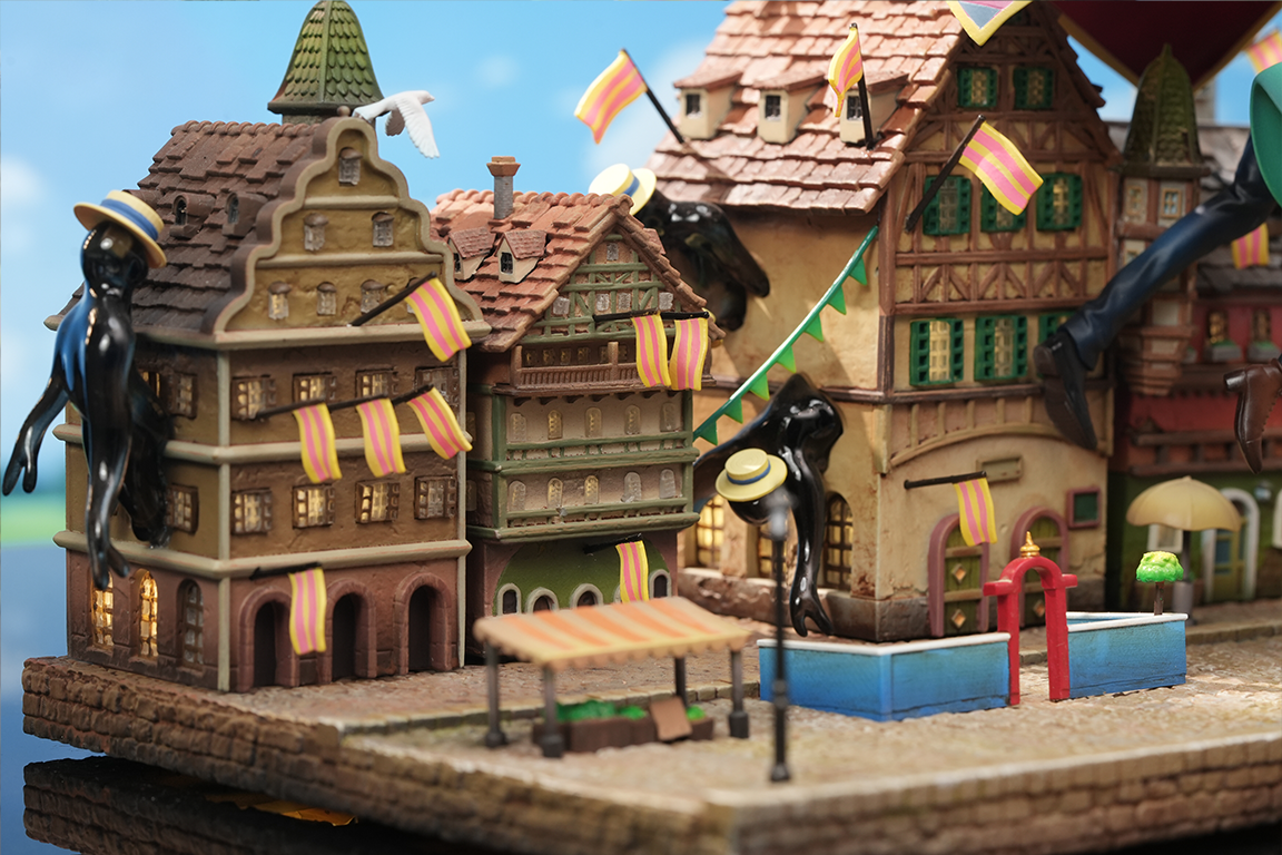 OPM Studio - Howl%27s Moving Castle Desktop Small Scene Series #6 Sophie and Howl Skywalk