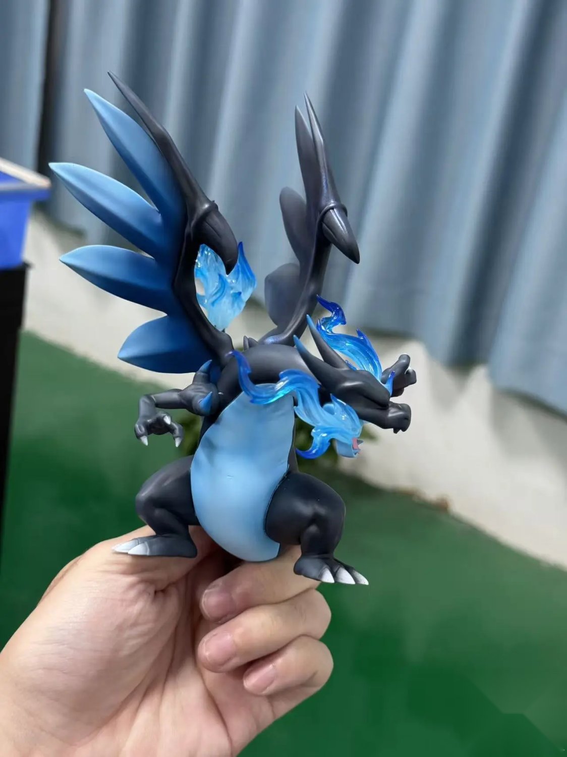 LIMOUSINE Studio - Mega Charizard X/Y Pokémon