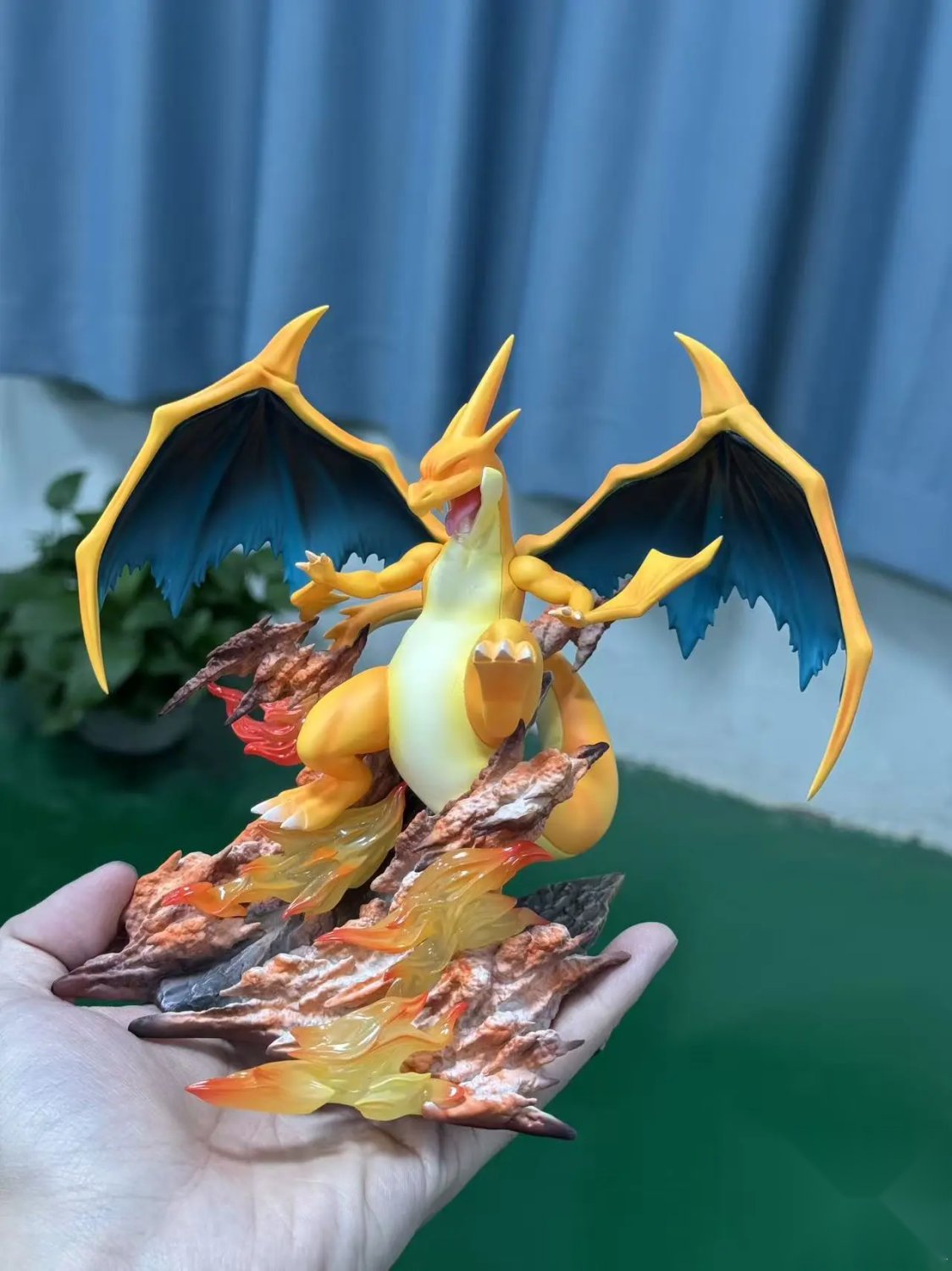 LIMOUSINE Studio - Mega Charizard X/Y Pokémon