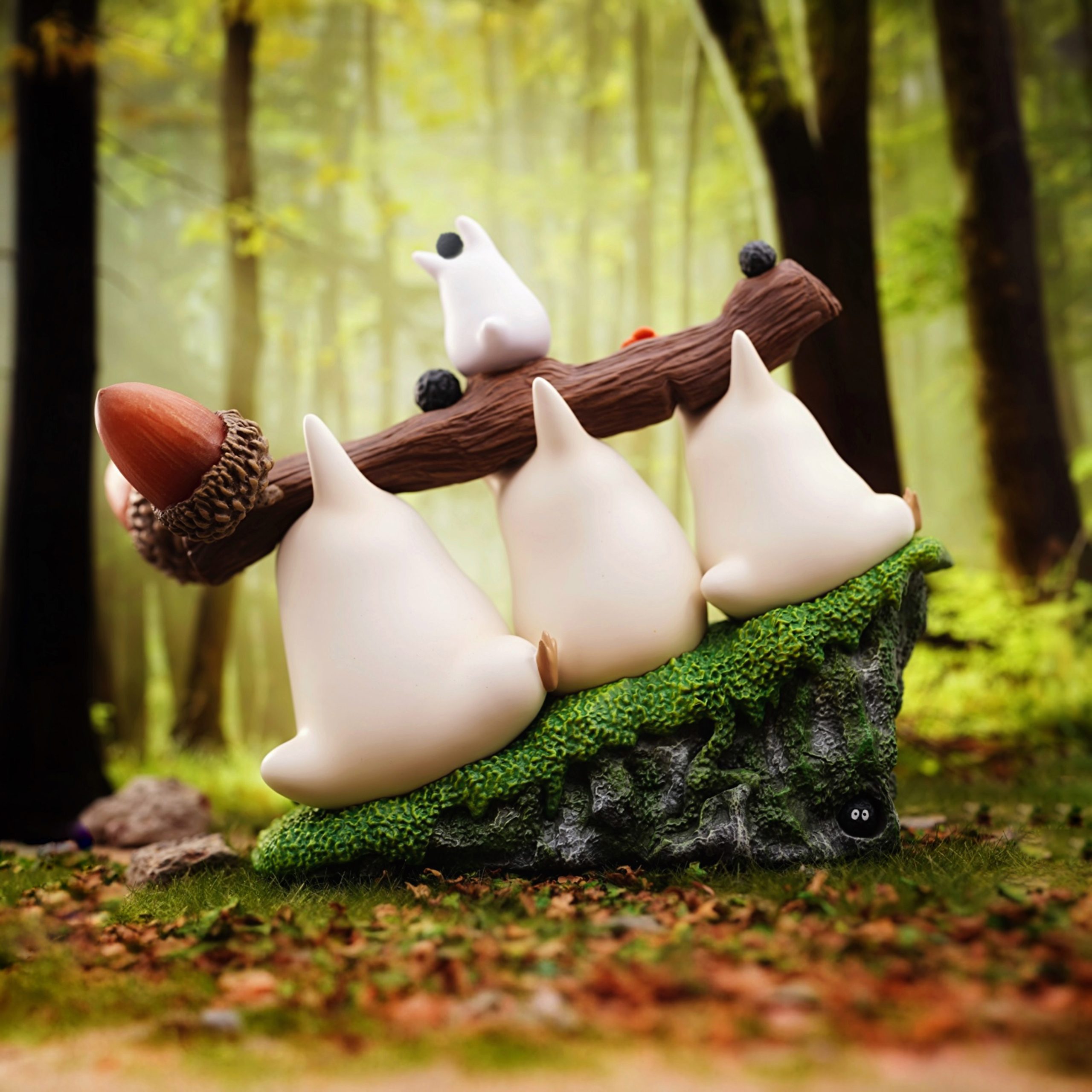 Long Miao Studio - My Neighbor Totoro carrying acorns