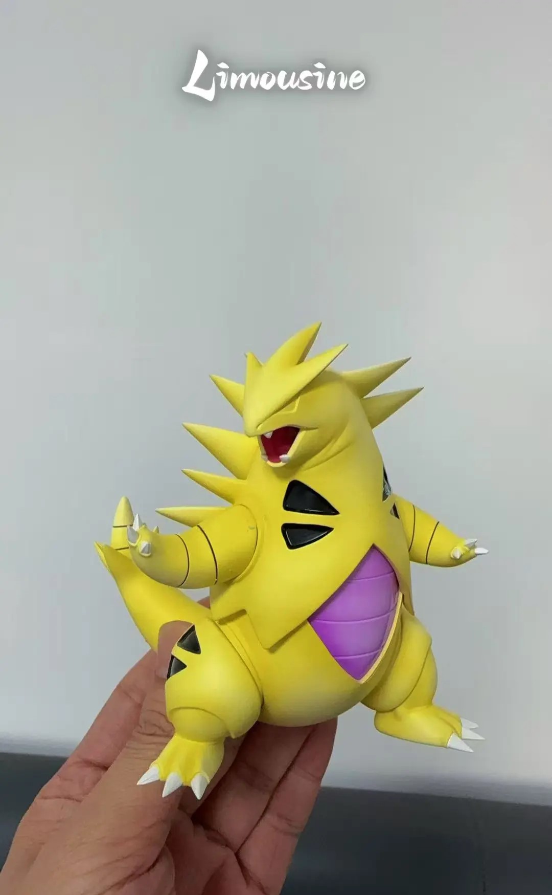 Limousine Studio - Tyranitar Evolution Set Pokémon