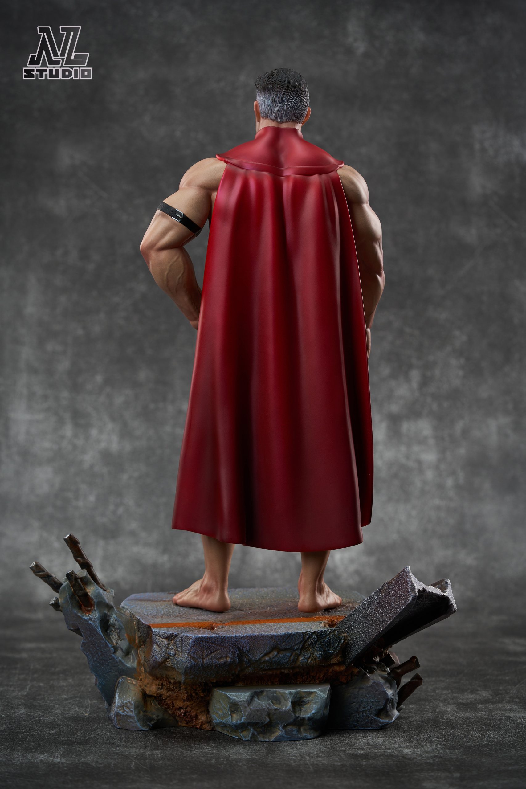 NL Studio - Invincible Omni-Man