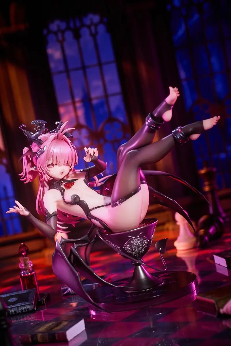 Novel Star - Wineglass Succubus Pinkie 1/7 Figure (Licensed)