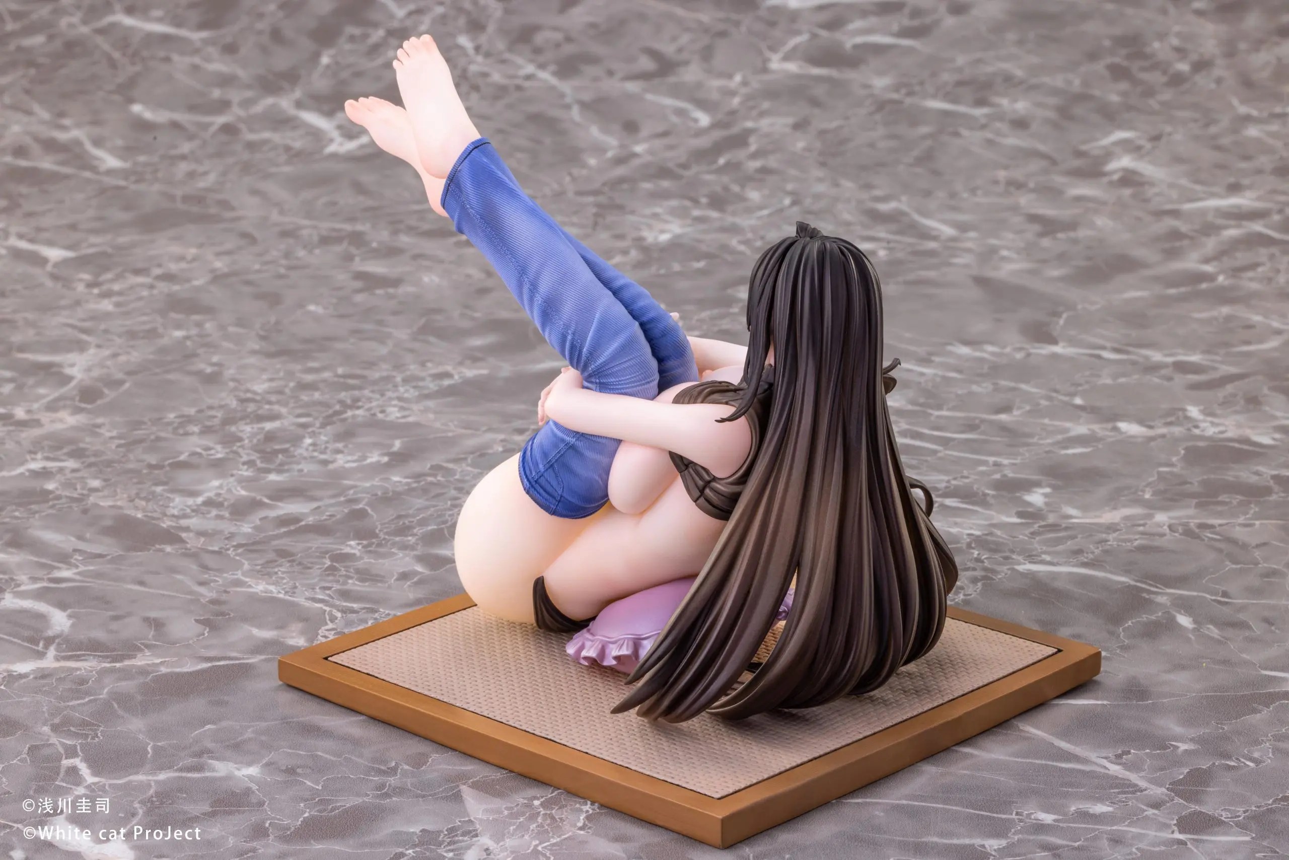 SnowBall - Restarting Summer: Touka A Midsummer Day of Indulgence with a Mature Beauty and Mother Scale Figure (Licensed)