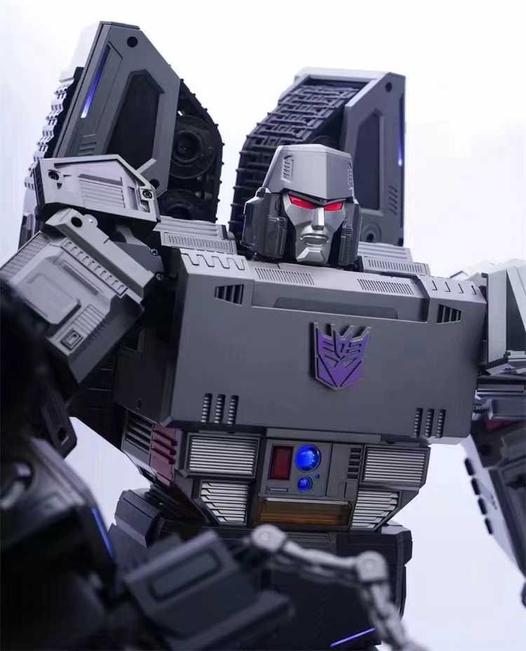 Robosen Studio - Transformers WZTG1 BC Megatron