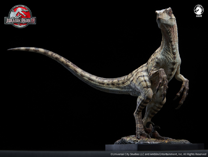 Wan Long Tang Studio - 1/10 Statue Jurassic Park III Female Velociraptor Licensed by Universal Pictures