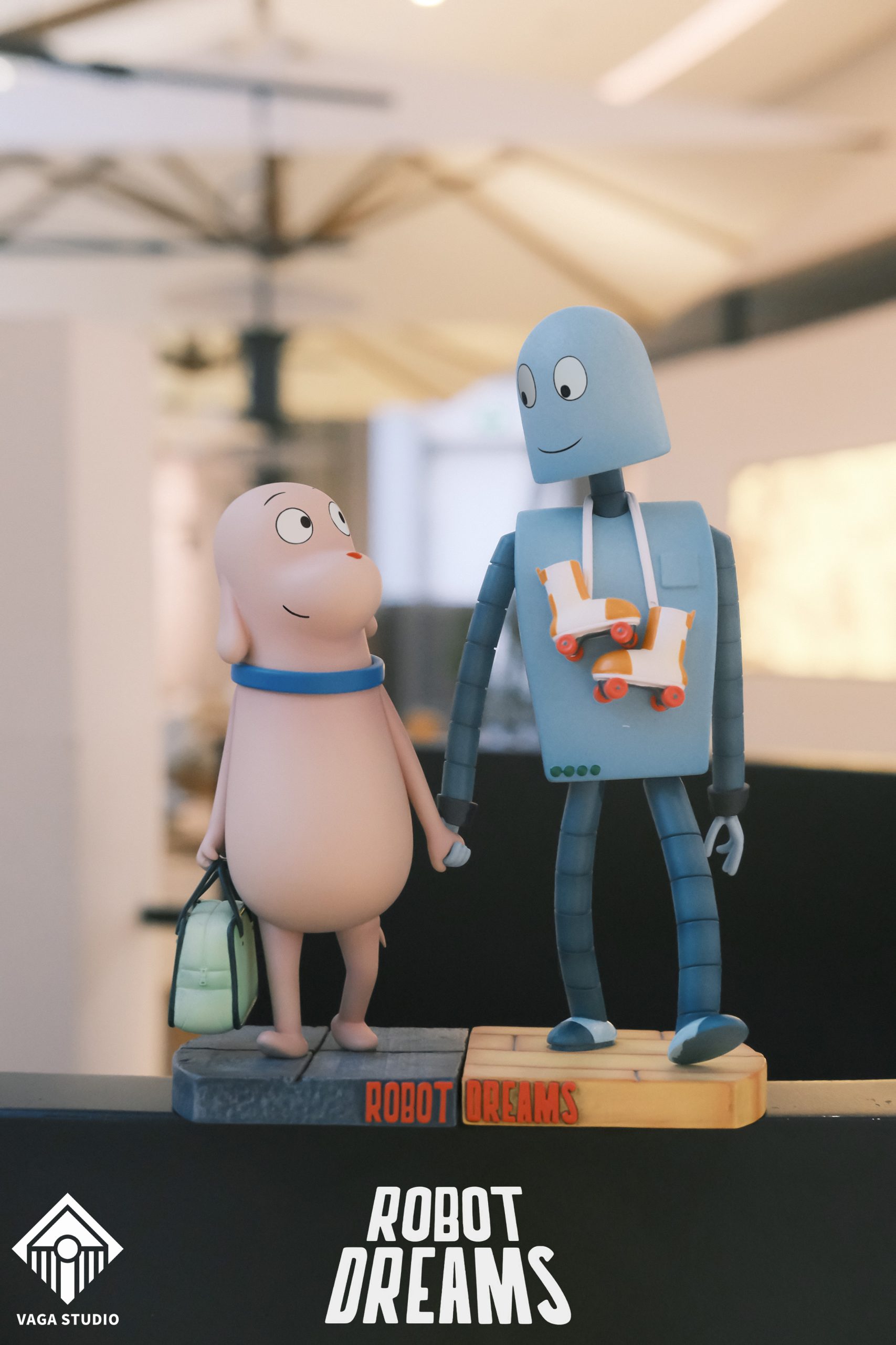 VAGA Studio - Robot Dreams Dog & Robot