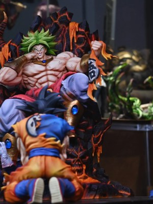 YISHOU Studio - Throne Broly Dragon Ball YISHOU Studio - Throne Broly Dragon Ball
