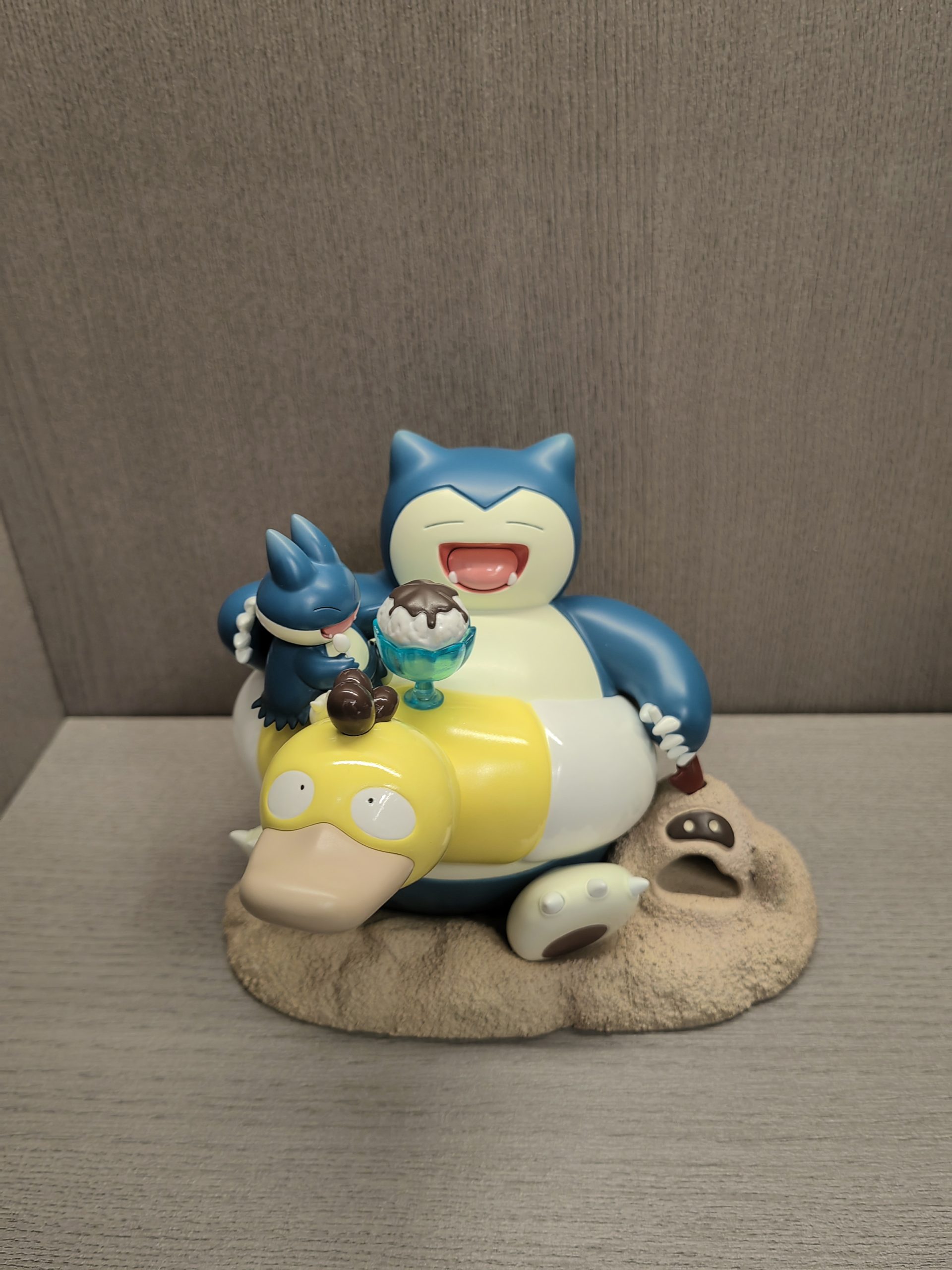 Yue Jian Shan Studio - Pokémon Scenery Series #1 Beach Snorlax