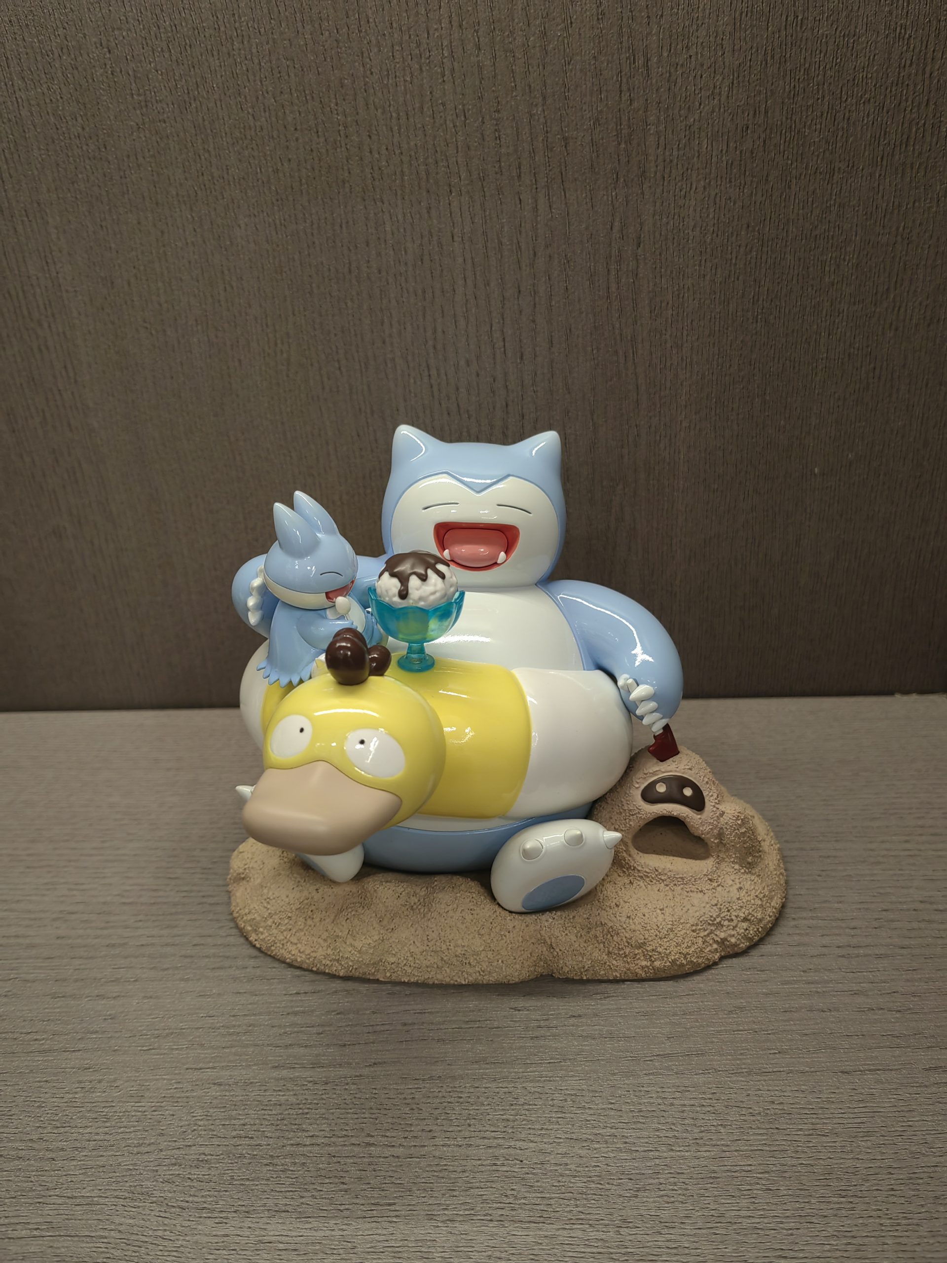 Yue Jian Shan Studio - Pokémon Scenery Series #1 Beach Snorlax