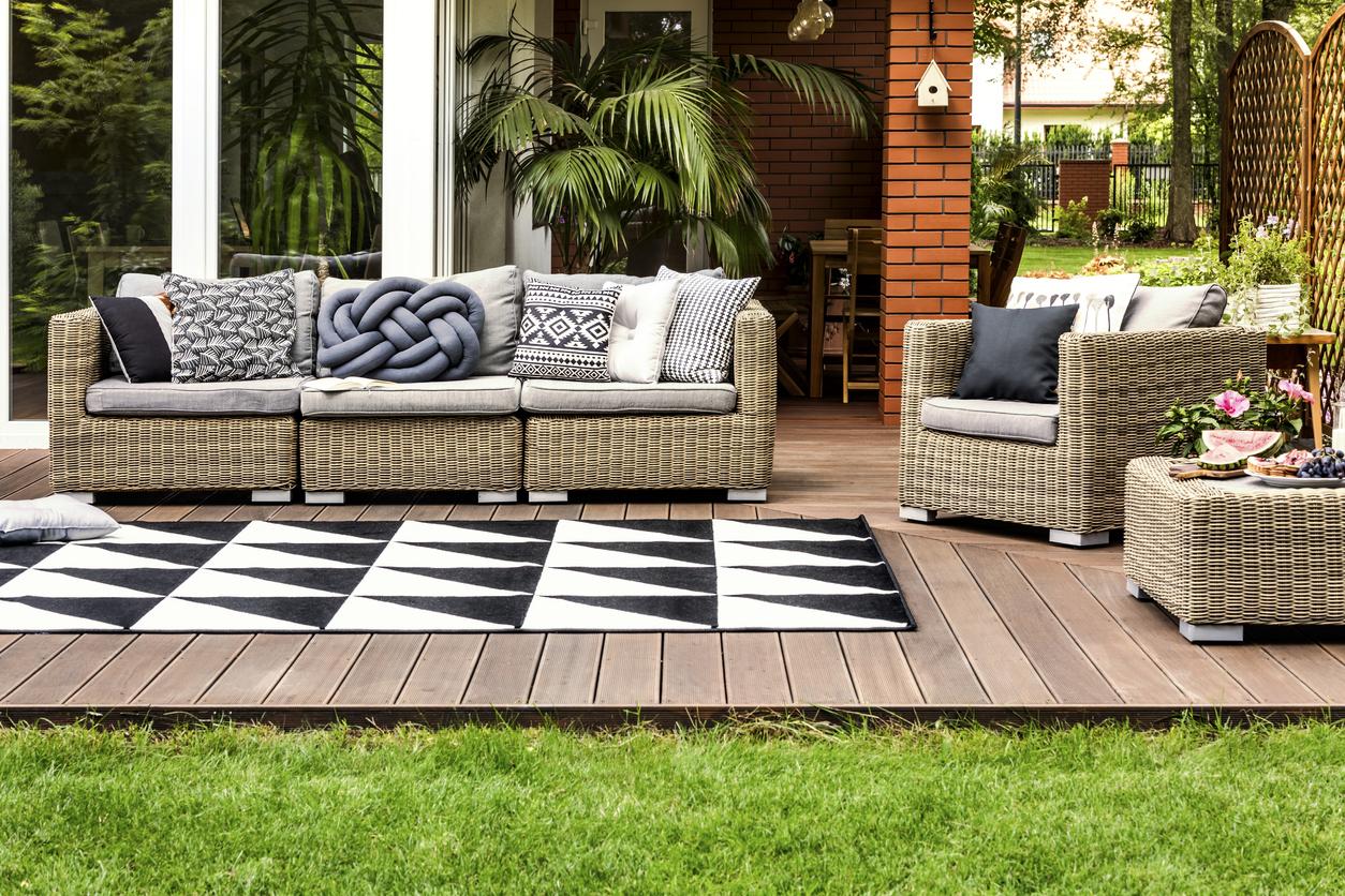 How To Elevate The Outdoor Furniture With Right Cushion Colors? How To Elevate The Outdoor Furniture With Right Cushion Colors?