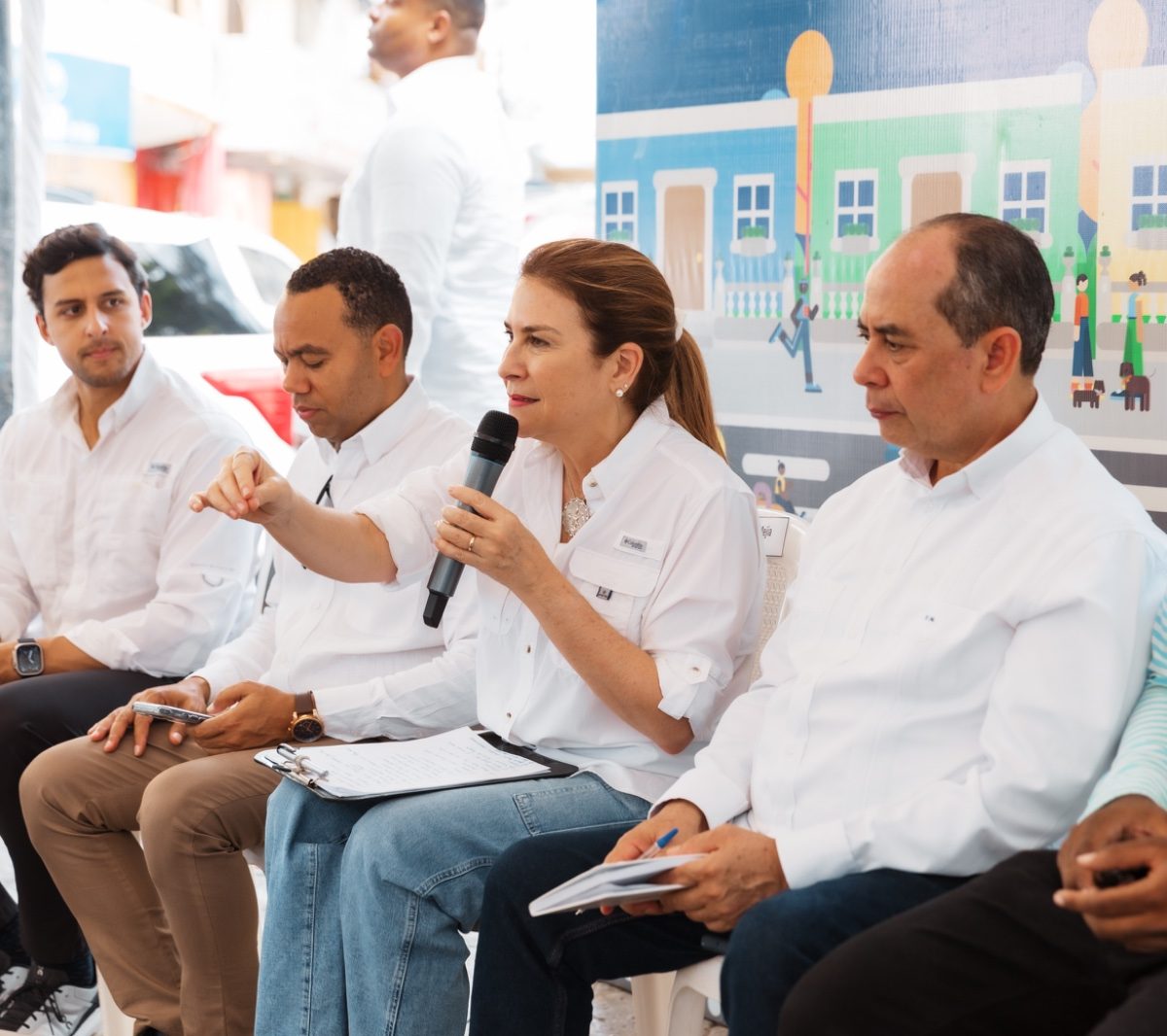 Carolina Mejía toca la puerta de Los Praditos con el programa «La Alcaldía Llega a Ti» – El Nuevo Diario (República Dominicana) Carolina Mejía toca la puerta de Los Praditos con el programa «La Alcaldía Llega a Ti» – El Nuevo Diario (República Dominicana)