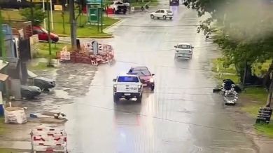 Patrullero chocó un auto y el conductor tenía 16 años Patrullero chocó un auto y el conductor tenía 16 años