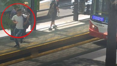Arrebatador cae tras robar una cadenita en el metrobús Arrebatador cae tras robar una cadenita en el metrobús