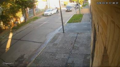 Robaron un auto y la madre rescató a su hija del asiento trasero Robaron un auto y la madre rescató a su hija del asiento trasero
