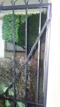 Rompieron una reja, entraron a robar en una casa y fueron detenidos Rompieron una reja, entraron a robar en una casa y fueron detenidos