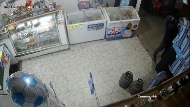Robó una moto y una camiseta de la selección y lo detuvieron Robó una moto y una camiseta de la selección y lo detuvieron