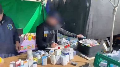 Vendían medicamentos en forma ilegal en una feria Vendían medicamentos en forma ilegal en una feria