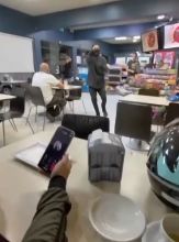 Pactaron venta de celulares y los asaltaron en una estación de GNC Pactaron venta de celulares y los asaltaron en una estación de GNC