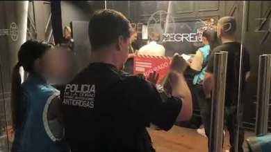 Desbaratan banda narco que vendía drogas en un boliche de Palermo: hay cuatro detenidos y secuestro de armas y estupefacientes Desbaratan banda narco que vendía drogas en un boliche de Palermo: hay cuatro detenidos y secuestro de armas y estupefacientes