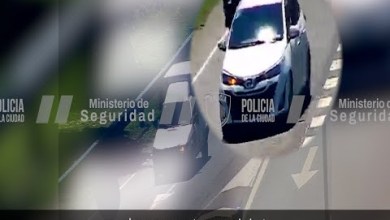 Cayeron tres piratas del asfalto armados hasta los dientes tras una persecución en Lomas del Mirador Cayeron tres piratas del asfalto armados hasta los dientes tras una persecución en Lomas del Mirador