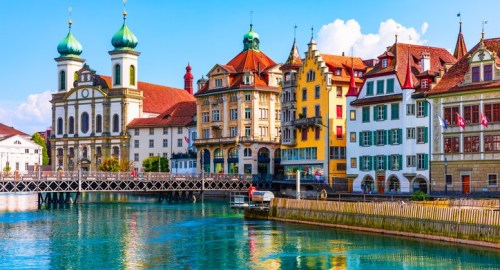 BackPack Excellence Scholarship for Women 2025, Switzerland BackPack Excellence Scholarship for Women 2025, Switzerland