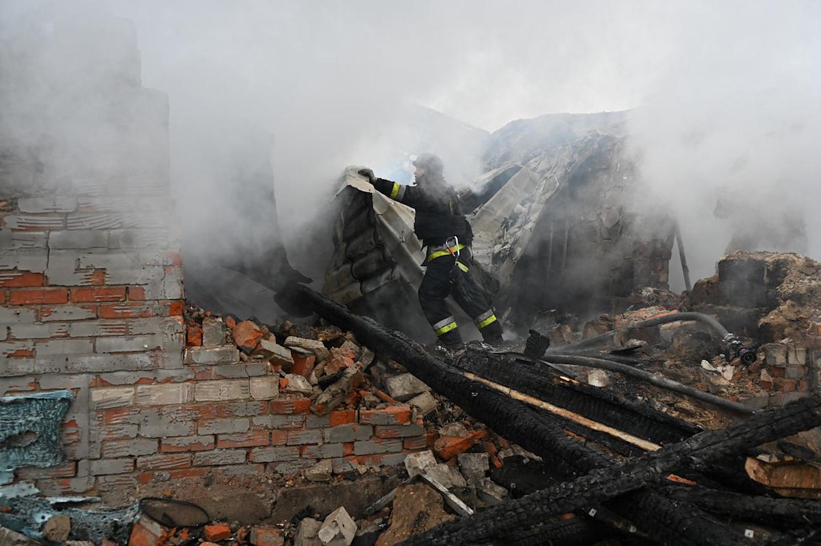 Russia launches massive Christmas Day attack on Ukraine Russia launches massive Christmas Day attack on Ukraine