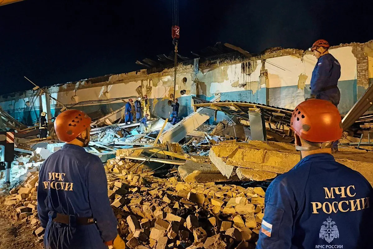 A fire at a Russian industrial plant kills 11 and injures 130 A fire at a Russian industrial plant kills 11 and injures 130