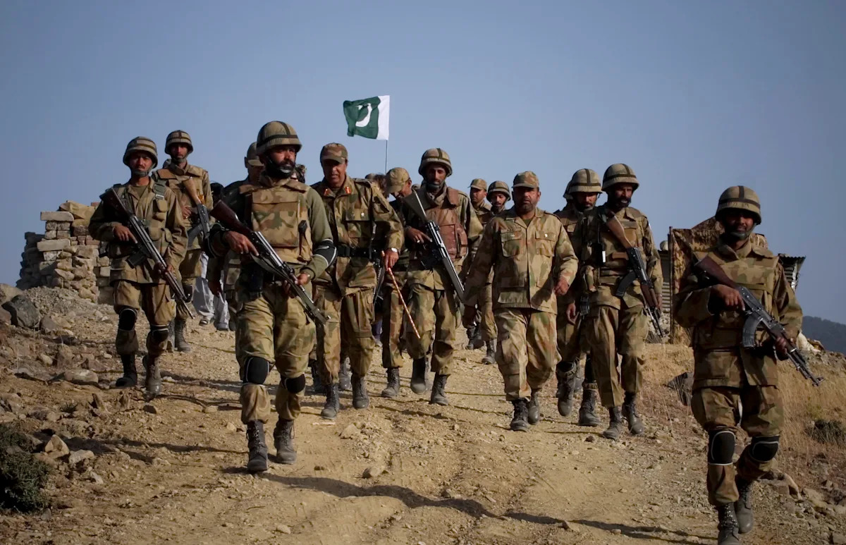 Pakistan’s army says it killed 30 fighters trying to cross Afghan border Pakistan’s army says it killed 30 fighters trying to cross Afghan border