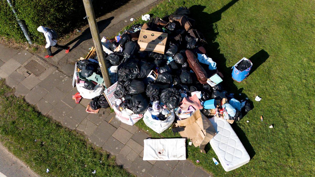 Garbage piles up on streets of UK’s second-largest city after monthlong sanitation strike Garbage piles up on streets of UK’s second-largest city after monthlong sanitation strike
