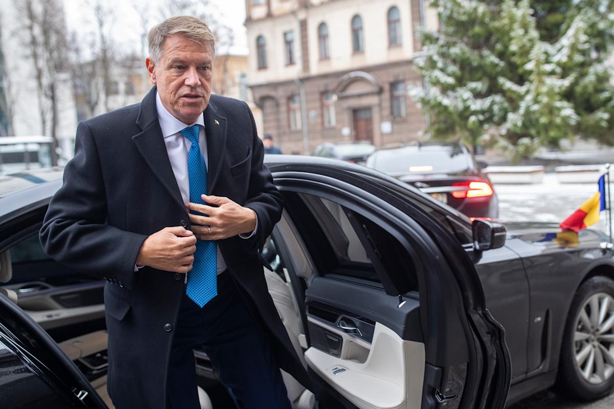 Romania’s Iohannis steps down, leaving caretaker president in charge until election rerun in spring Romania’s Iohannis steps down, leaving caretaker president in charge until election rerun in spring