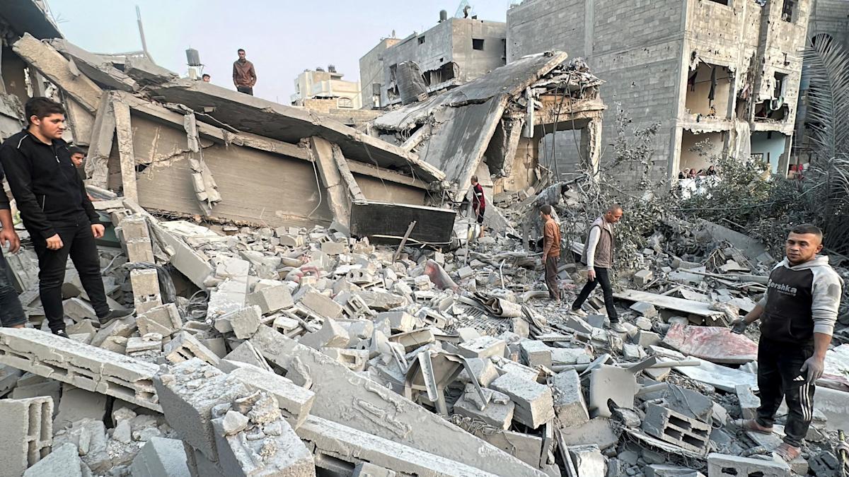 Israeli strike on Gaza house kills many, medics and rescuers say Israeli strike on Gaza house kills many, medics and rescuers say