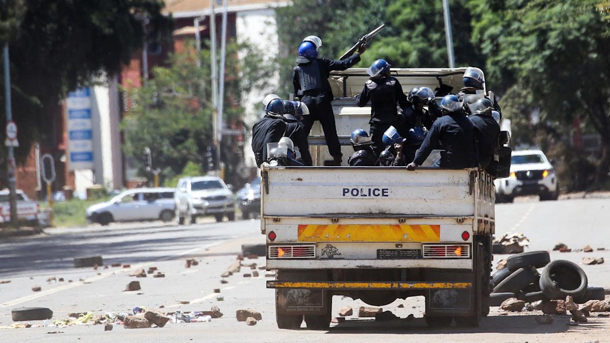 Zimbabwe shuts down amid calls for protests Zimbabwe shuts down amid calls for protests