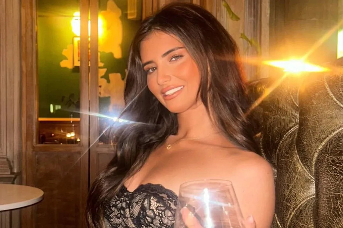 Influencer, 23, Given 16 Months Jail Time for Smuggling 0K of Cannabis on International Flight Influencer, 23, Given 16 Months Jail Time for Smuggling 0K of Cannabis on International Flight
