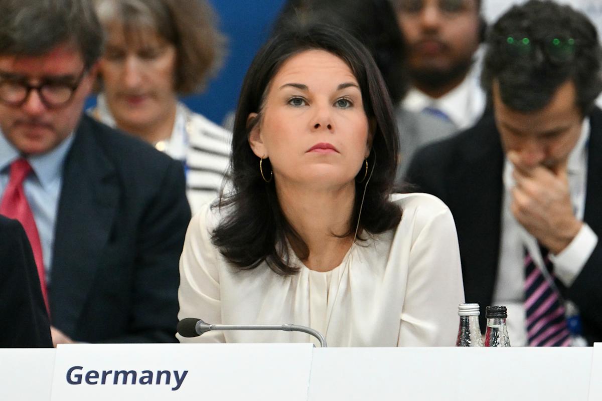 Germany warns Assad supporters involved in atrocities in Syria against trying to flee there Germany warns Assad supporters involved in atrocities in Syria against trying to flee there