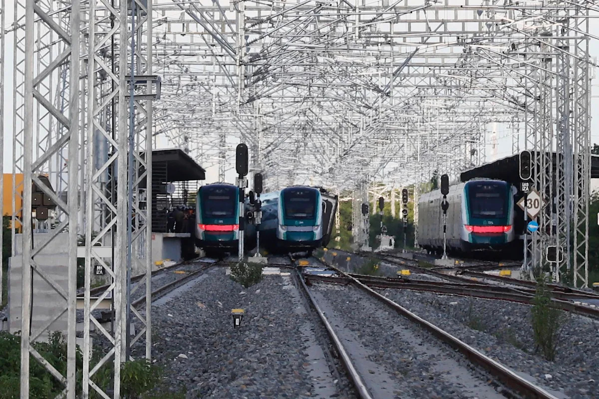 Officials in Mexico investigate switch failure in tourist train derailment Officials in Mexico investigate switch failure in tourist train derailment