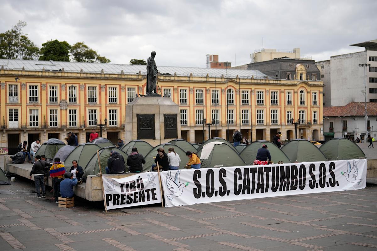 Rights group says Colombian rebels committed abuses against civilians in disputed region Rights group says Colombian rebels committed abuses against civilians in disputed region