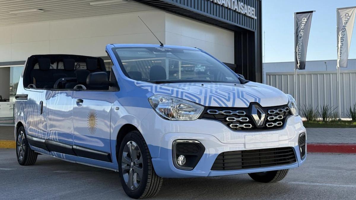 Renault Built A Bizarre One-Off Convertible Van Limousine To Shuttle People Around Its Factory Renault Built A Bizarre One-Off Convertible Van Limousine To Shuttle People Around Its Factory