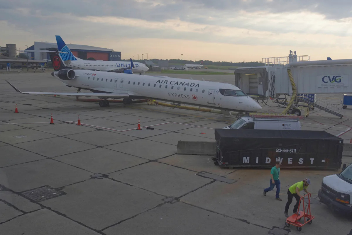 Air Canada could shut down completely unless the airline and its flight attendants reach a deal Air Canada could shut down completely unless the airline and its flight attendants reach a deal
