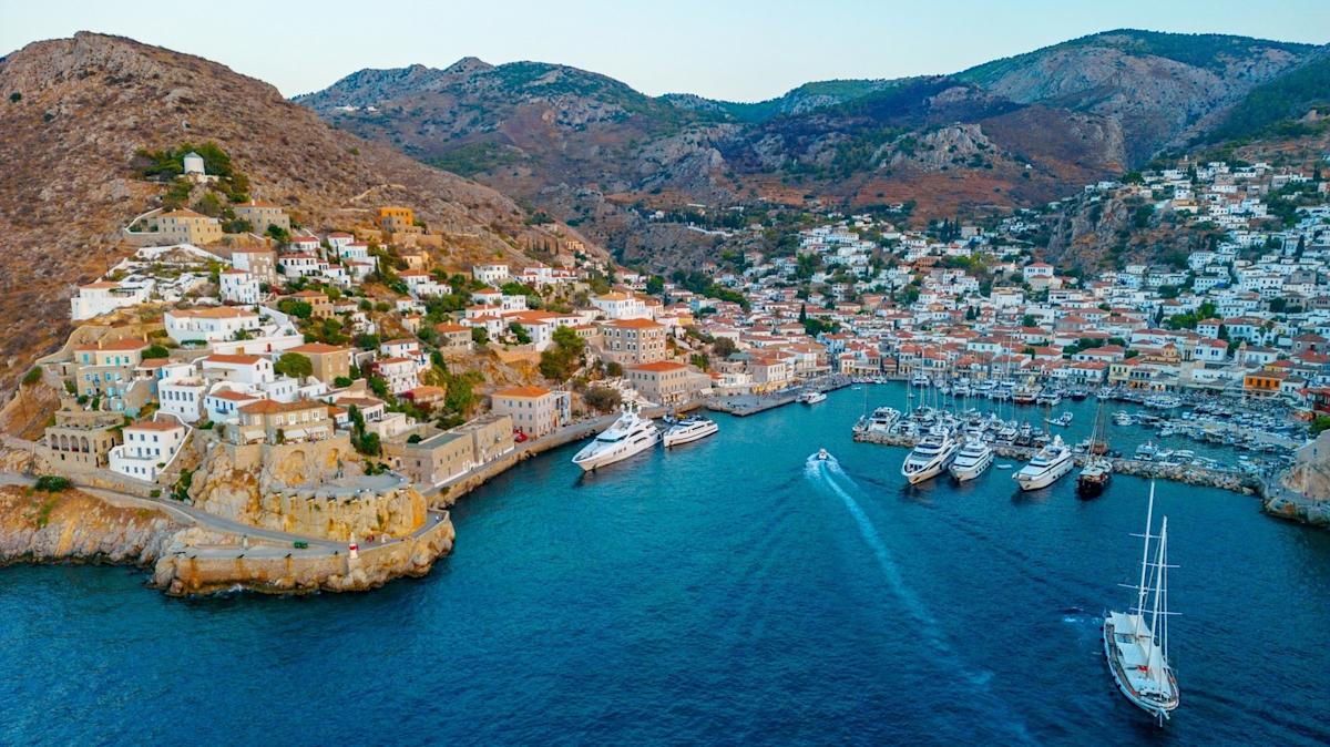 5 Peaceful, Car-Free Islands For A Stress-Free Mediterranean Vacation 5 Peaceful, Car-Free Islands For A Stress-Free Mediterranean Vacation