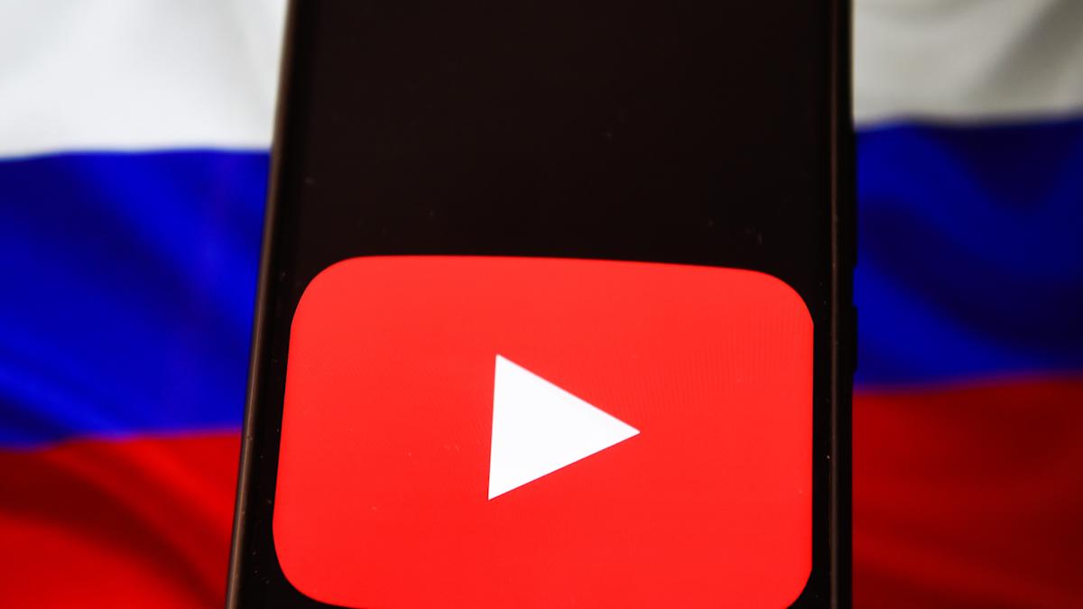 Putin on YouTube Slowdowns: We’re All Trying to Find the Guy Who Did This Putin on YouTube Slowdowns: We’re All Trying to Find the Guy Who Did This