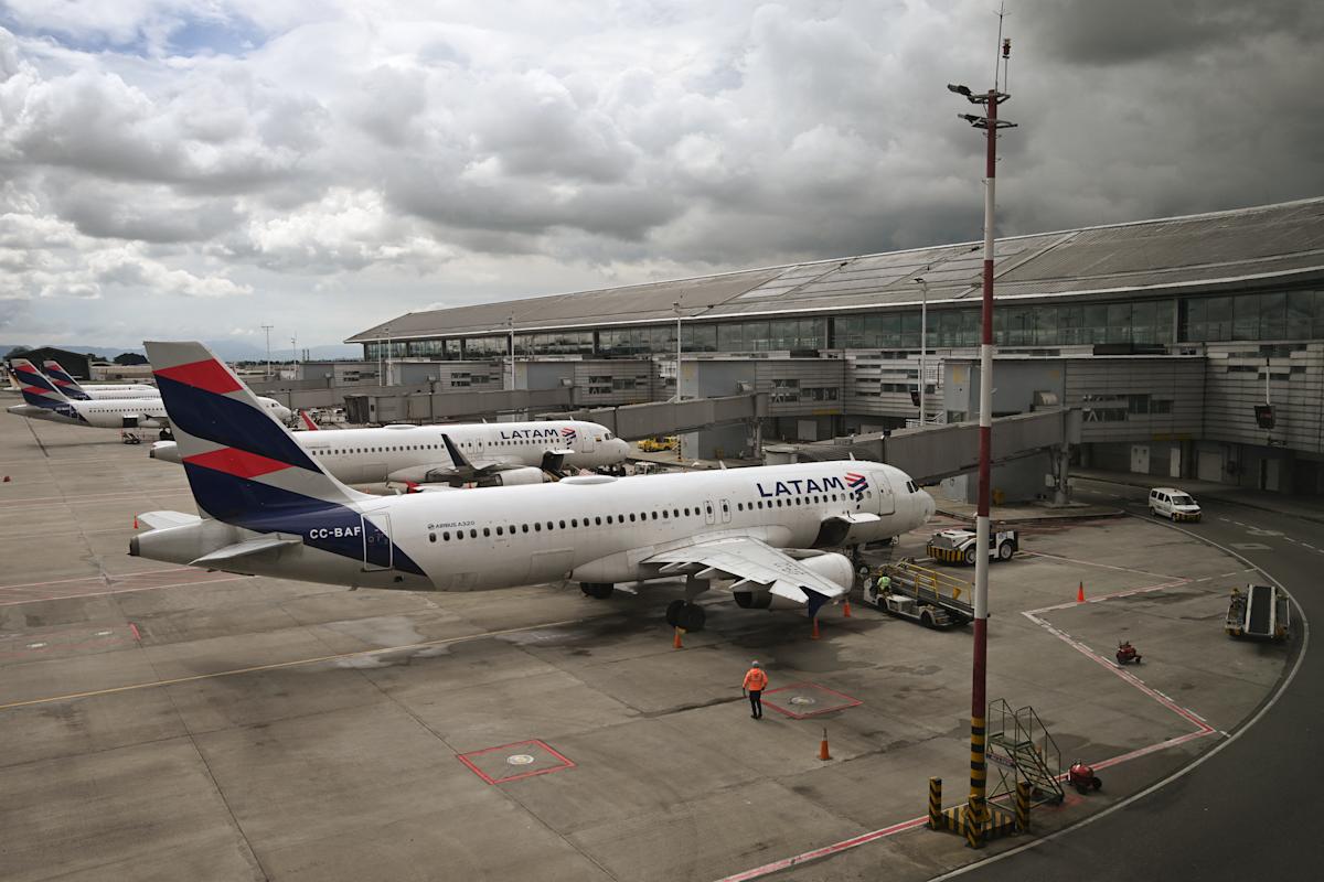 Venezuela suspends flights from Colombia after arrests of ‘mercenaries’ Venezuela suspends flights from Colombia after arrests of ‘mercenaries’