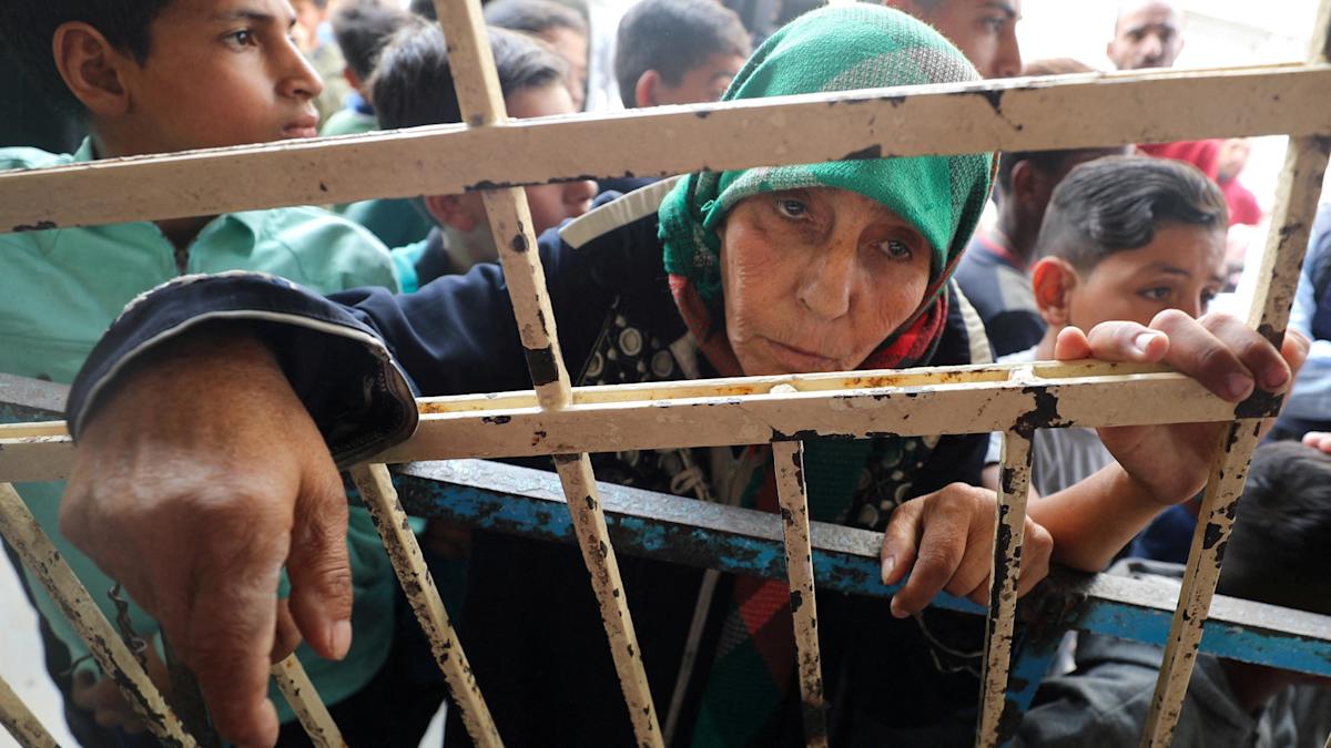Gaza bakeries shut and painkillers on ration after month of Israeli blockade Gaza bakeries shut and painkillers on ration after month of Israeli blockade
